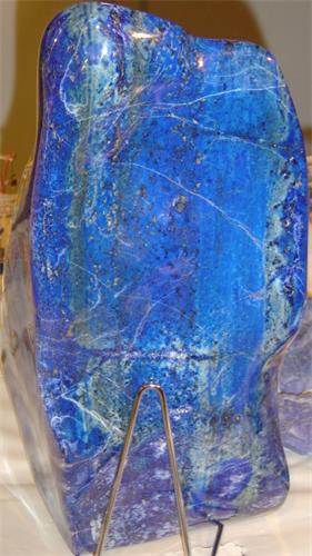 图例: 青金石(Lapis lazuli)图片。