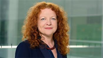 '图9:国会议员、绿党人权及人道援助发言人鲍泽(Margarete Bause, MdB, Bündnis 90/Die Grünen)。'