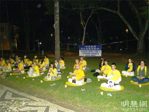 '图3:二零二一年九月四日傍晚,学员举行了烛光守夜活动,悼念被中共迫害致死的法轮功学员。'