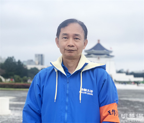 图7:长庚大学体育教师郑景文说,修炼后“凡事能站在对方立场去思考,在家庭或职场工作产生的矛盾也容易化解。”