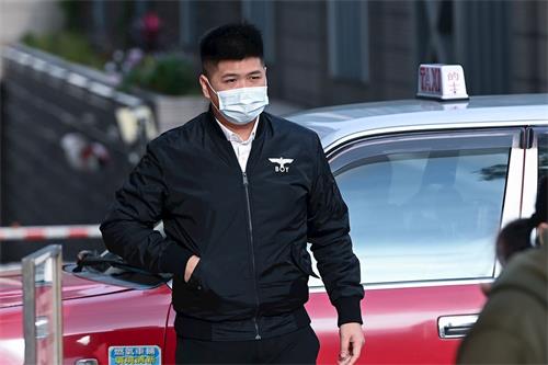 '图2:法轮功学员二零一九年遇袭案,负责把风的柯衍湛,二零二二年一月二十六日,法官判定构成“有意图而伤人罪”,判刑期二年九个月。图为柯衍湛。'