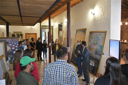 图5:二零二一年三月,真善忍美展在丽池市(El Retiro)丽池文化之家举办。