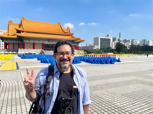 '图4:美籍英文教师尼克斯(John Michael Nix)感受到法轮功的自然、单纯、美好。'