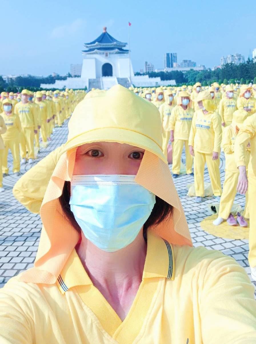 '图3:新学员陈小姐参加排字,感受到强大能量'