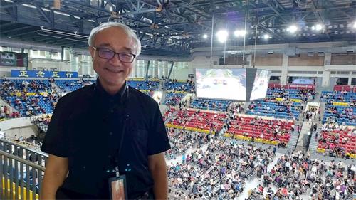 '图2:艾昌瑞教授表示,最让他感动的是同修那颗勇猛精进的心。'
