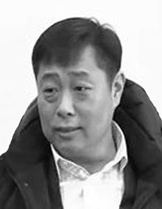 柳岩茁