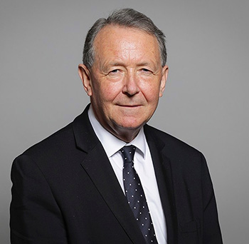 图1:英国上议院议员奥尔顿勋爵(Lord Alton)