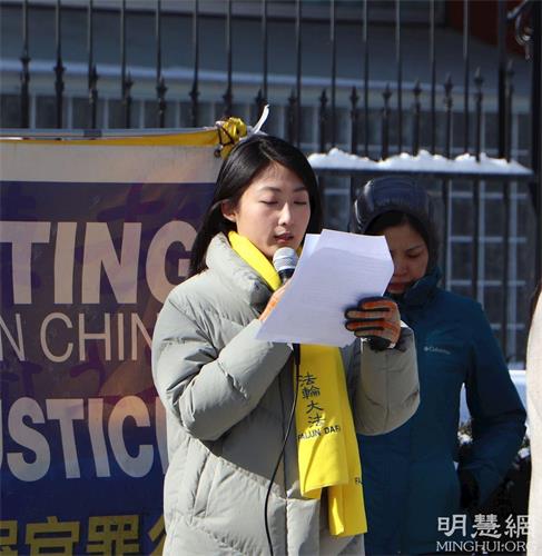 '图3:刘铭园在新闻发布会上发言。'