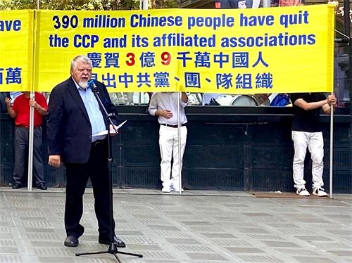 '图3:瑟夫・欧斯多斯基博士(Prof.Sev Ozdowski)在集会上发言'
