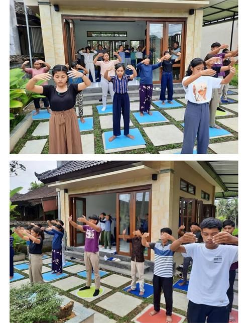 图3:学法交流结束后,学员们一起炼功。