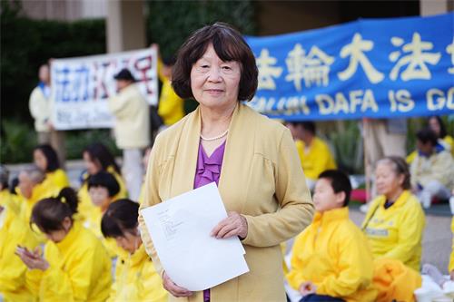 图9:洛杉矶退党服务中心负责人李海伦