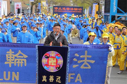 图5:美国智库下属组织韩裔主任金世训在集会上发言