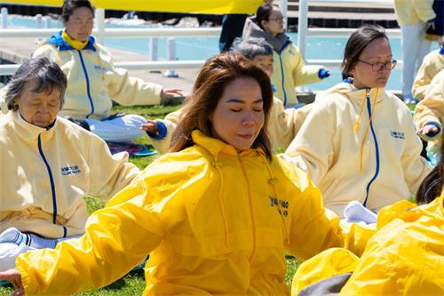 '图6:在二零二一年经历人生低谷的塞维娜·权(Savina Tran)修炼法轮功以后觉得二零二一年是她人生中最好的一年。'