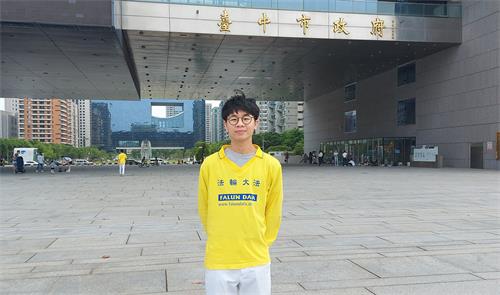 图6:从事音乐工作的吕承翰,希望更多人能来感受“真善忍”的美好。