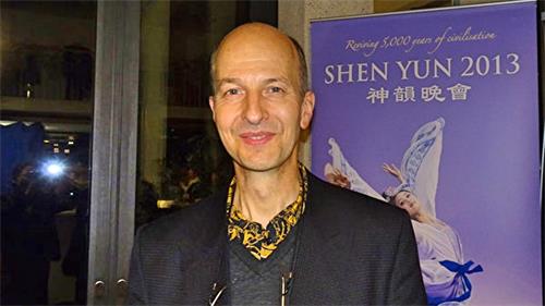 图18:二零二二年五月六日,获奖作曲家莱纳‧巴尔特斯(Rainer
