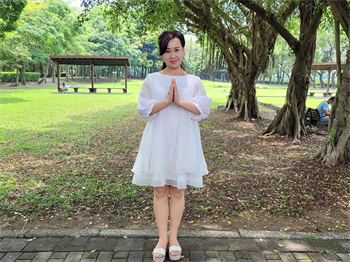 图4:文莲感恩师尊救度,在法中精進更精進