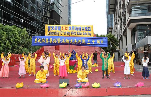 图3~7:二零二二年五月七日,墨尔本市中心的女王桥广场(Queensbridge