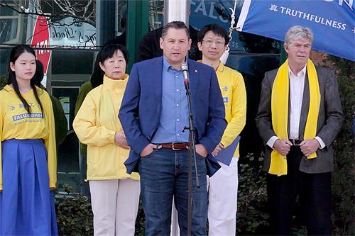 图12:国会议员杰米‧施梅尔(Jamie