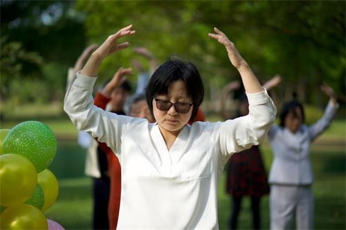 图3:经济学博士、青年法轮功学员丽丽。