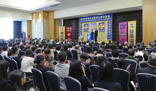 图1~2:二零二二年六月二十六日,温哥华法轮大法修炼心得交流会现场