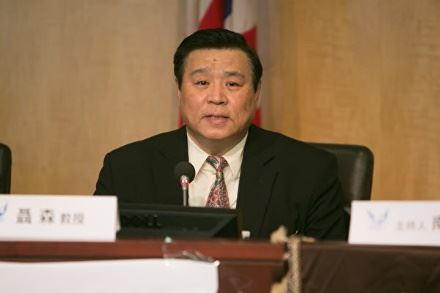 '图4:二零一八年四月一日,全球退党中心副主席、美国天主教大学机械系主任聂森教授在华府“三亿退党大潮与共产主义终极目的”研讨会上发言。'
