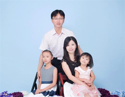 '图一:黄士维幸福的一家'
