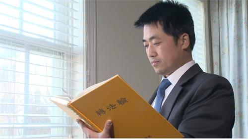 '图五:彭永峰接触法轮功后,失眠不翼而飞。'
