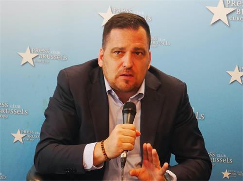 图3:洲议会资深议员托马斯‧泽底考夫斯基(Tomas Zdecovský)在研讨会上发言。