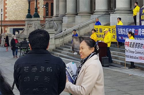 图6:林姓青年(左)了解真相,感到震惊。
