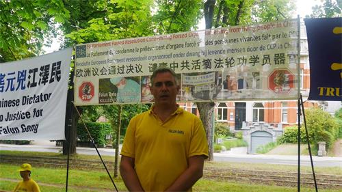 '图6:学员约翰·比恩斯'