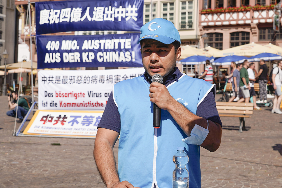 图12:世界维吾尔大会代表伊斯拉姆丁·塔亚摩 (Islamdin Tajamow)