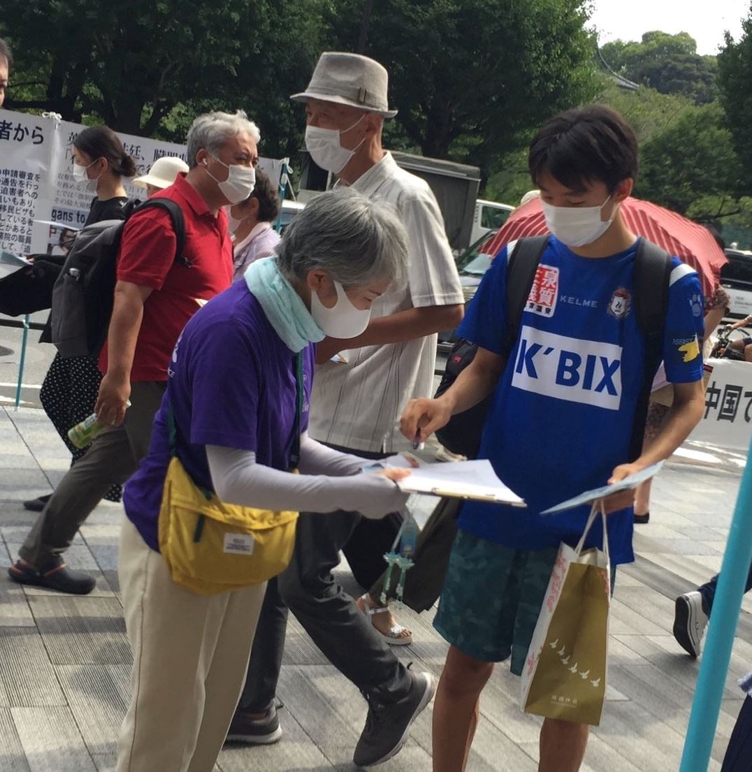 '图3~8:日本民众踊跃签名支持法轮功学员反迫害并声援控告江泽民'