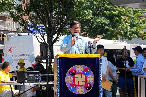图11:大律师叶宁在集会上发言