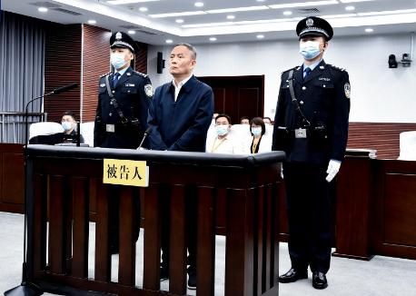 图:上海市副市长、市公安局局长龚道安遭恶报被判无期