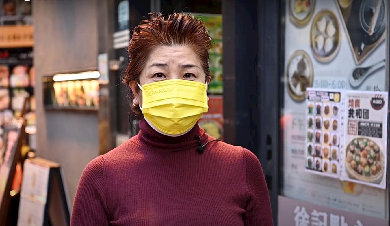 '图1:“徐记厨房点心”老板徐妈妈祝福“每个法轮功学员身体健康,新年进步”'