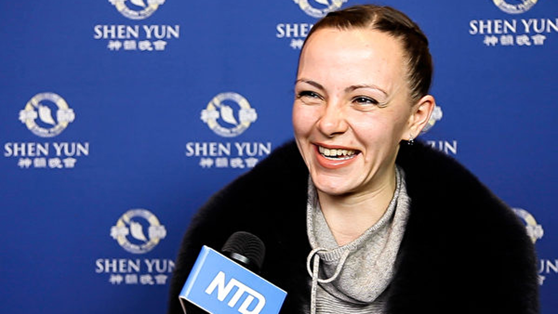 图9:乌克兰前专业舞蹈演员阿纳斯塔西娅·莫伦科(Anastasia Morenko)说:“这是我见过的最高舞蹈艺术。(新唐人电视台)