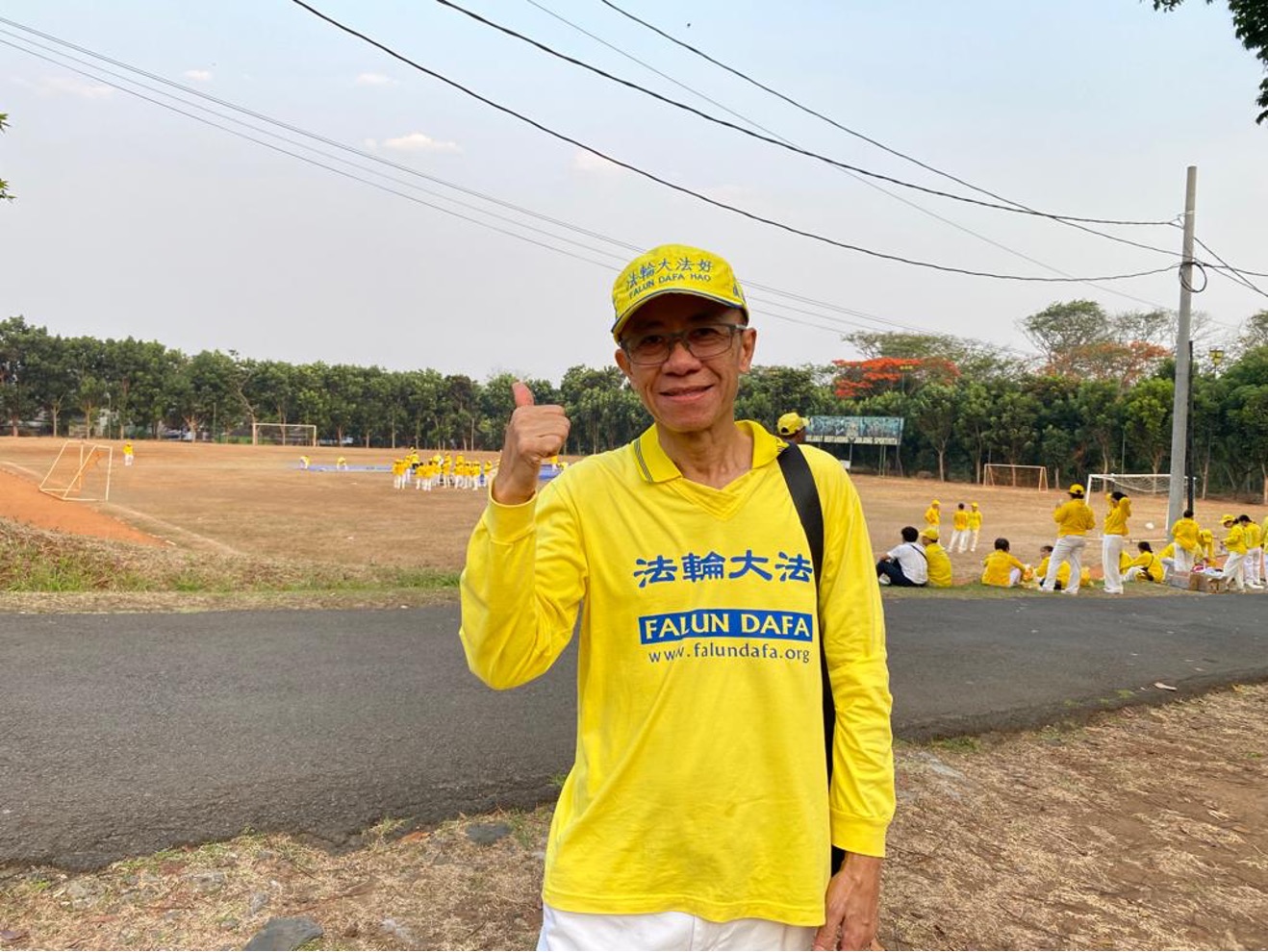 图3:来自巴淡岛的法轮功学员亨德里表示,参与这次排字活动令他非常感动。