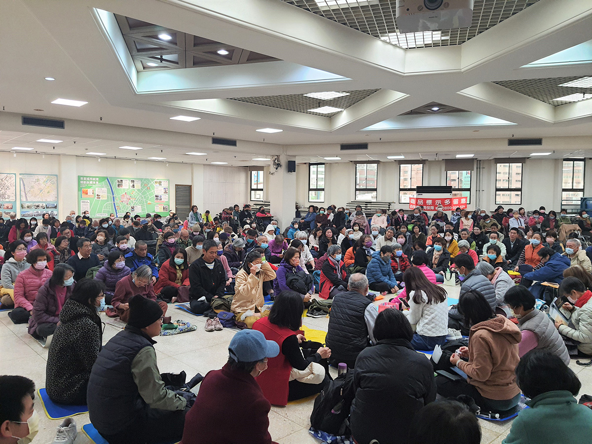 图1:台北十大区学法交流场景