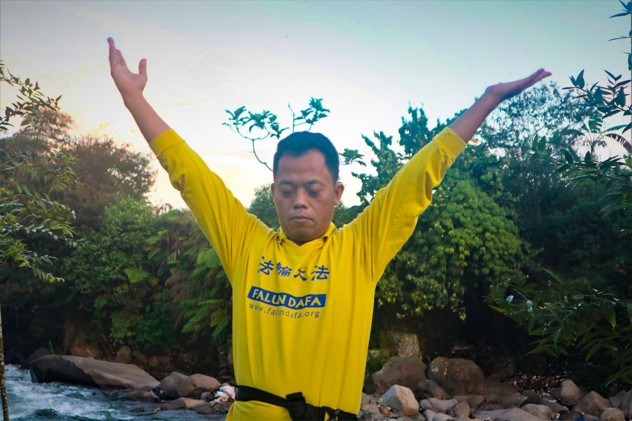 图3:阿立夫(Arief)参加集体炼功