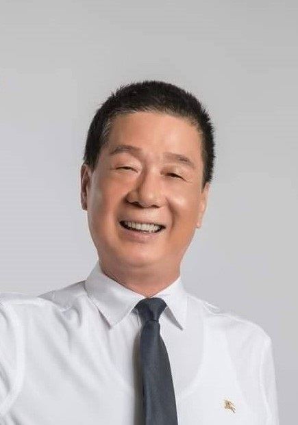 '图8:台东县议员张国洲祝贺李大师生日快乐。'