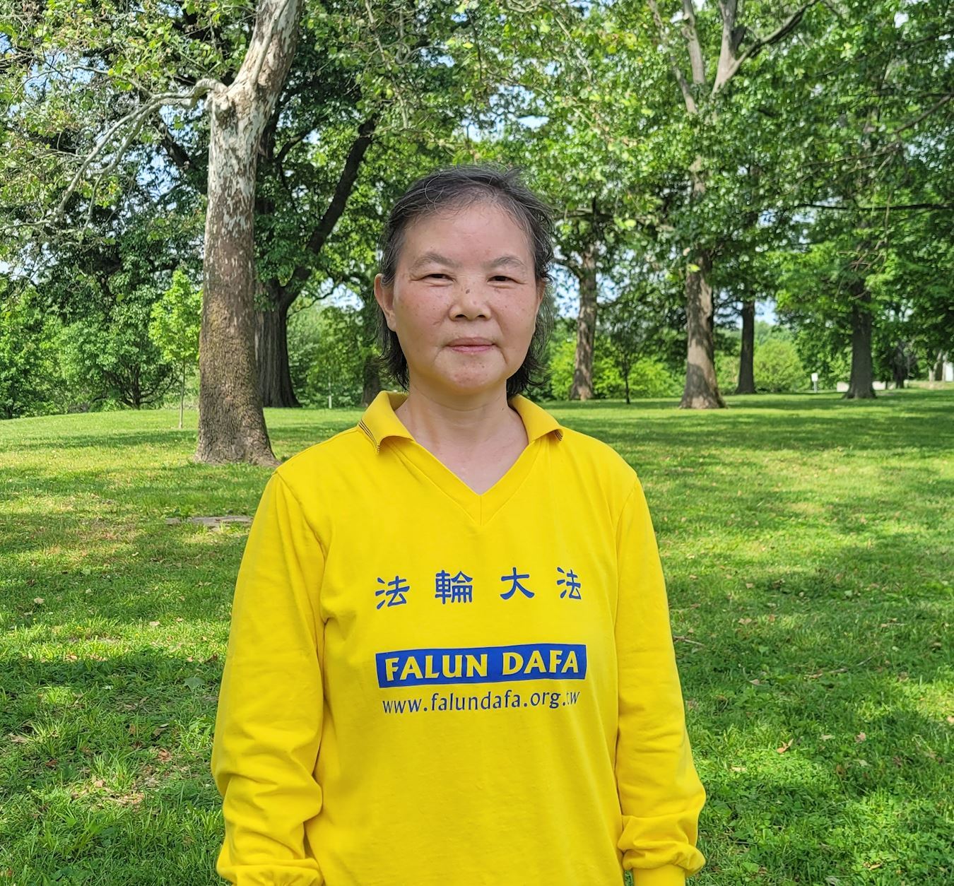 '图5:董女士代表全家恭祝师尊生日快乐。'