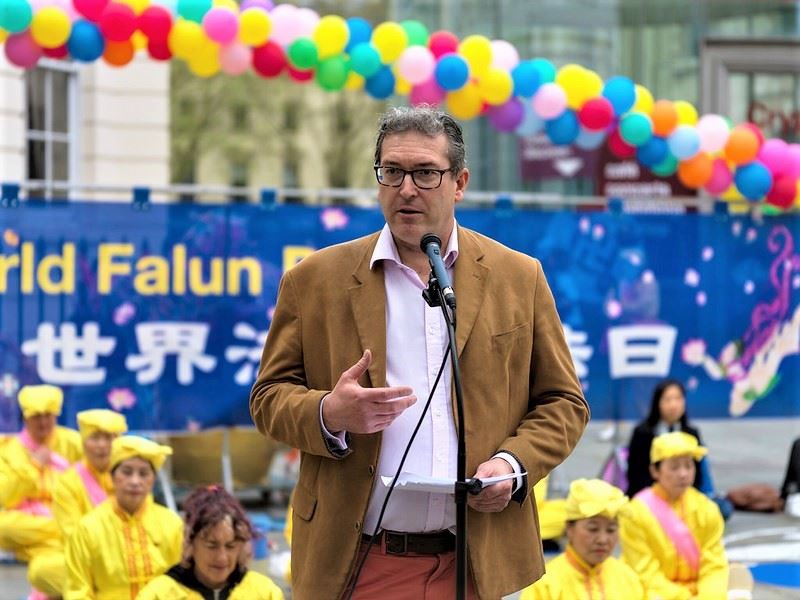 '图5:英国著名人权运动家,英国保守党人权委员会副主席罗杰斯(Benedict