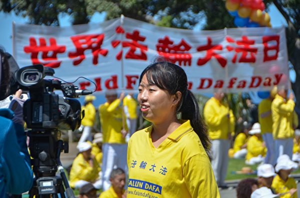 图10:从小得法的徐方帷感谢李洪志师父一路看护。