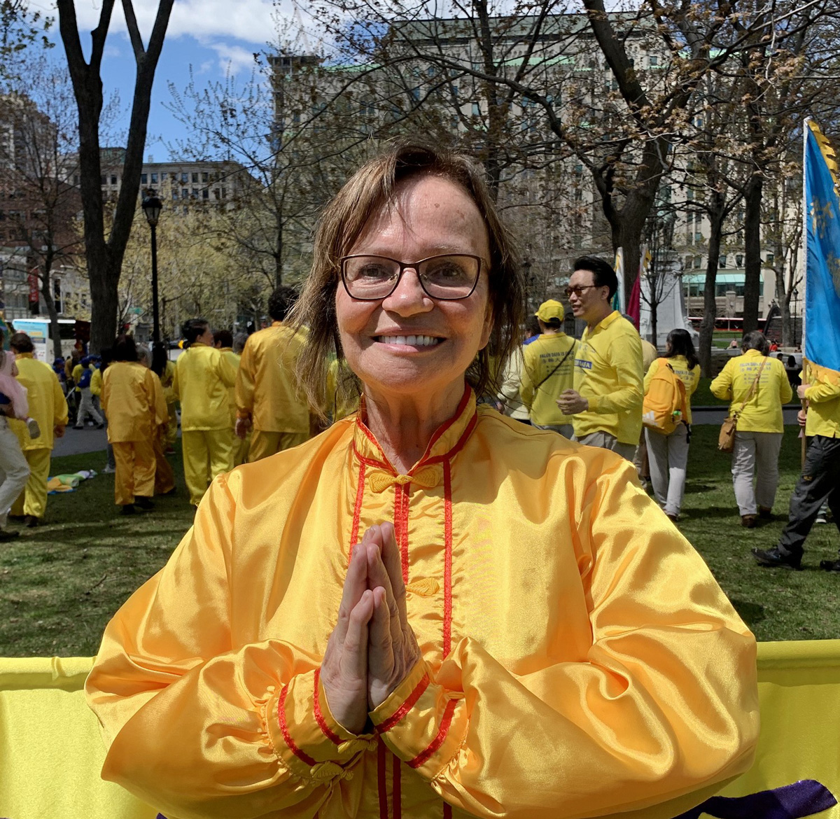 图7:魁北克圣让市(St-Jean-Sur-Richelieu)的米舍利娜(Micheline Lussier)感谢慈悲伟大的师父