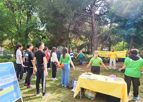 土耳其民众学大法 感到心灵得到净化