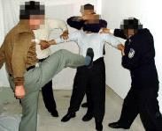 '酷刑演示:毒打'