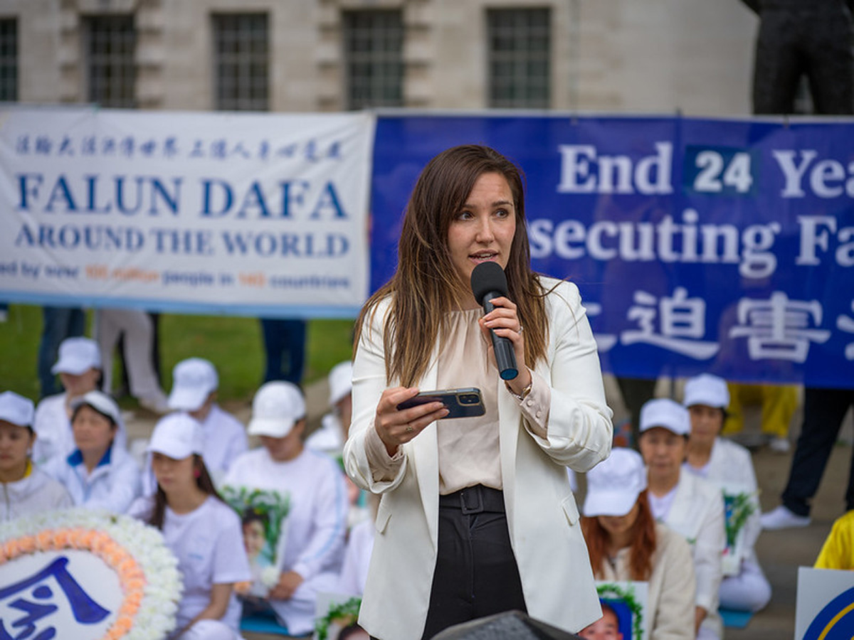 图6:英国法轮大法学会代表维多利亚女士