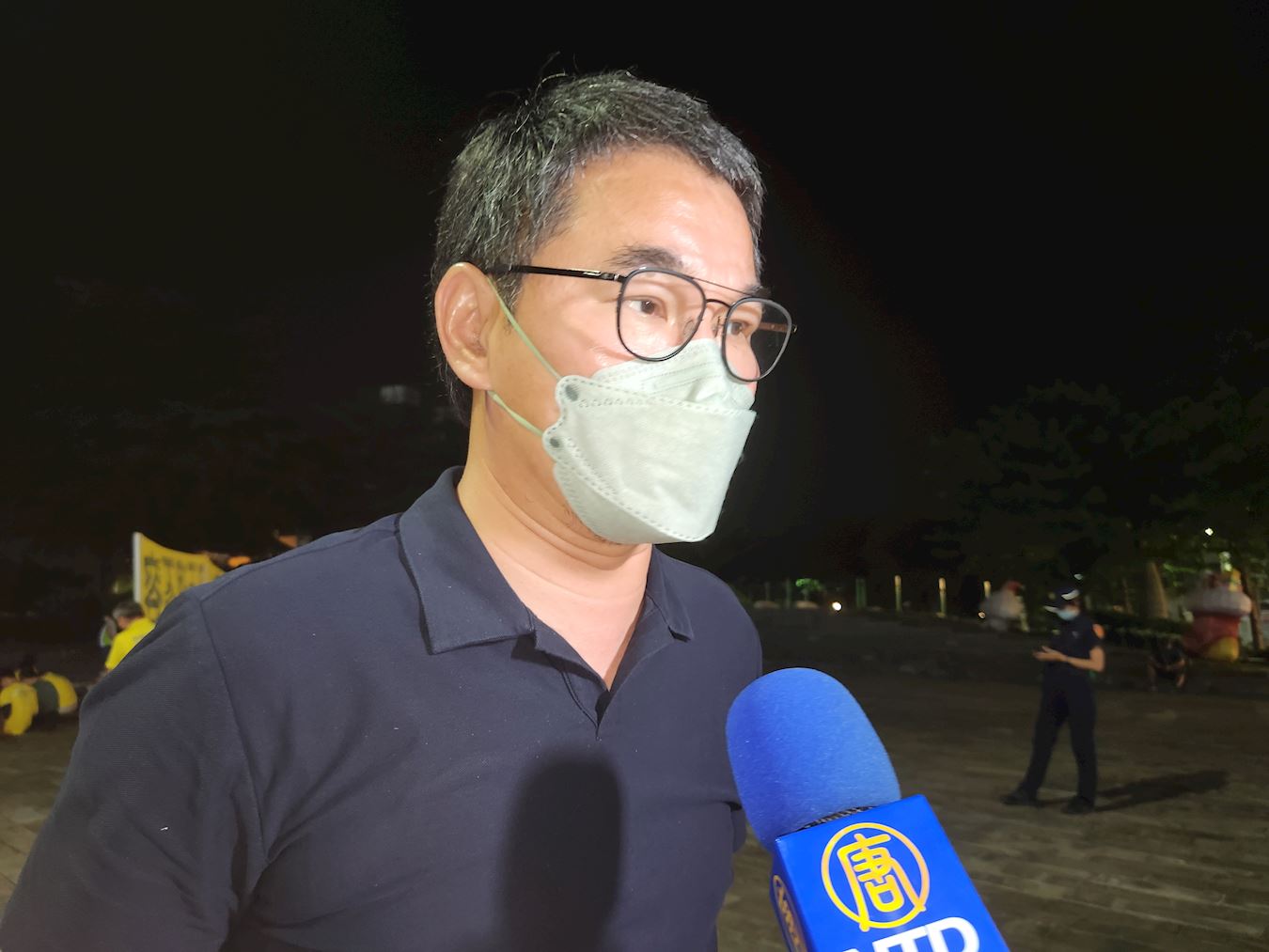 '图8:台湾立委刘建国到云林柚子公园集会现场声援法轮功反迫害。'