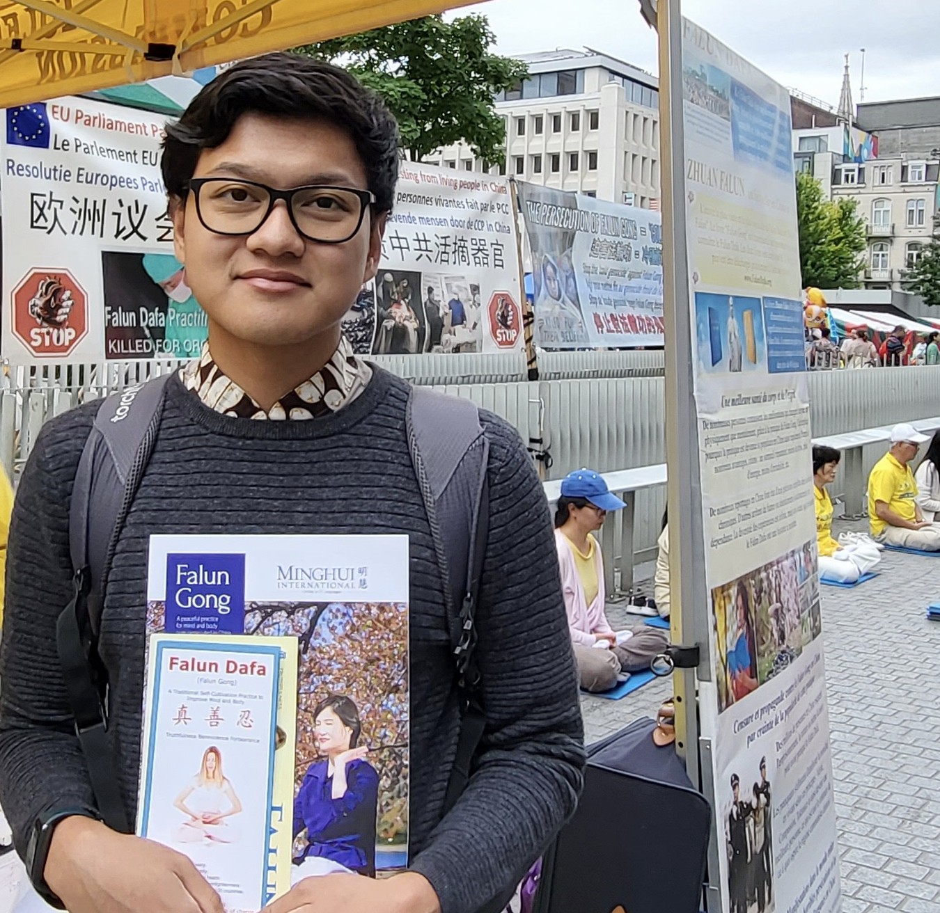 图6:留学生达萨(Dassa)说:“人类不应该有这种迫害,我们以后也不应该有这种迫害。”