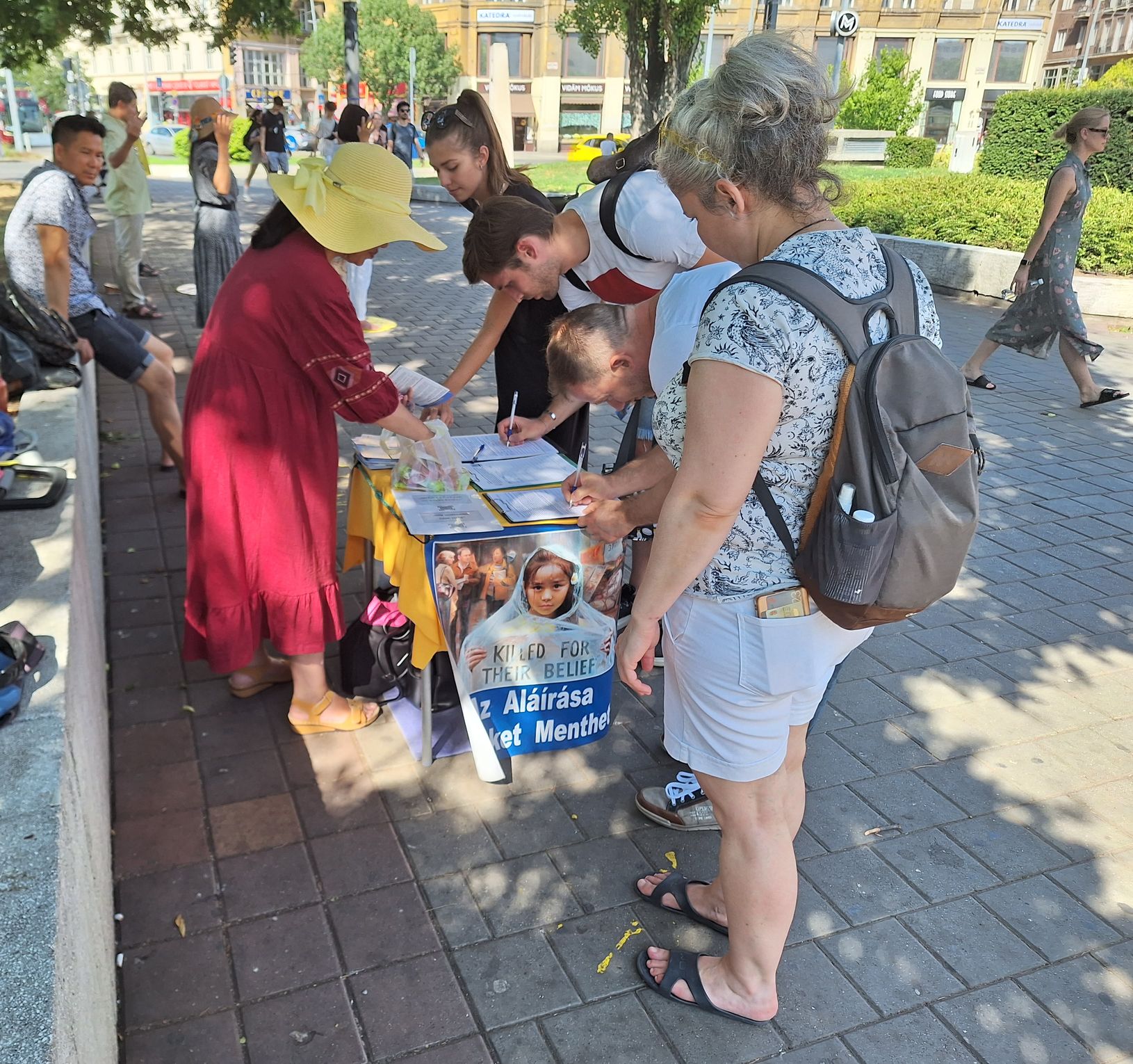 图8:路人支持结束迫害